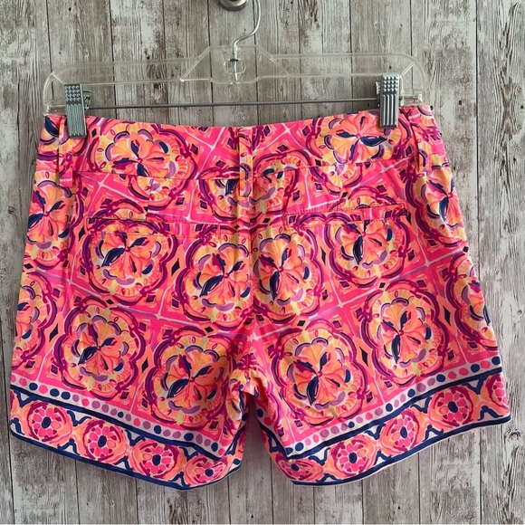 Lilly Pulitzer Callahan Pink Patterned Shorts 00 - Picture 2 of 4